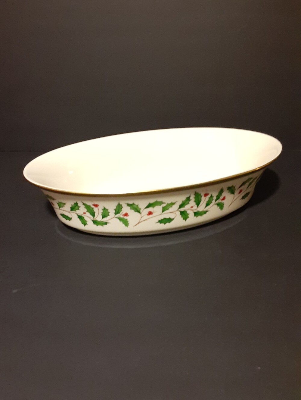 Lenox Holiday Holly & Berries Oval Vegetable Serving Bowl Dish Christmas Dinner